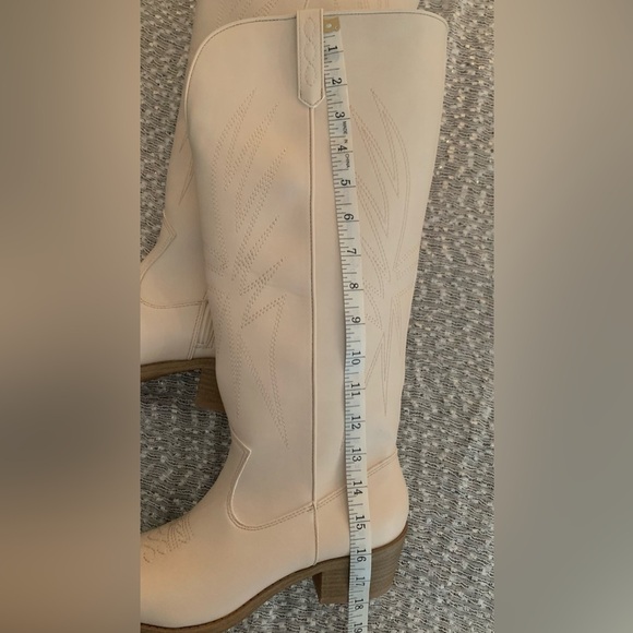 Cream Heeled Western Tall Boots NWOT - Picture 8 of 9